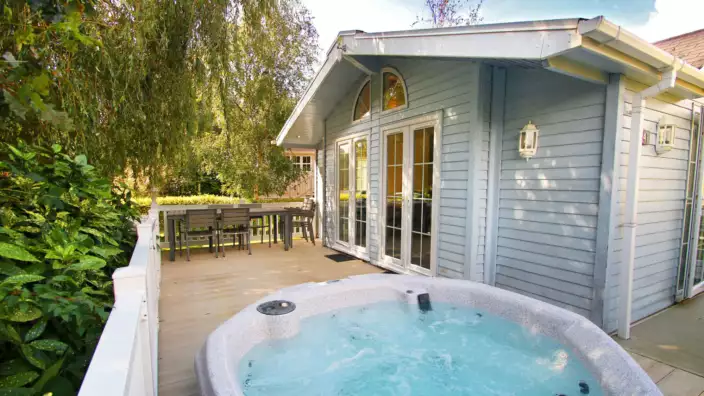 Shorefield Country Holiday Park Hot Tub